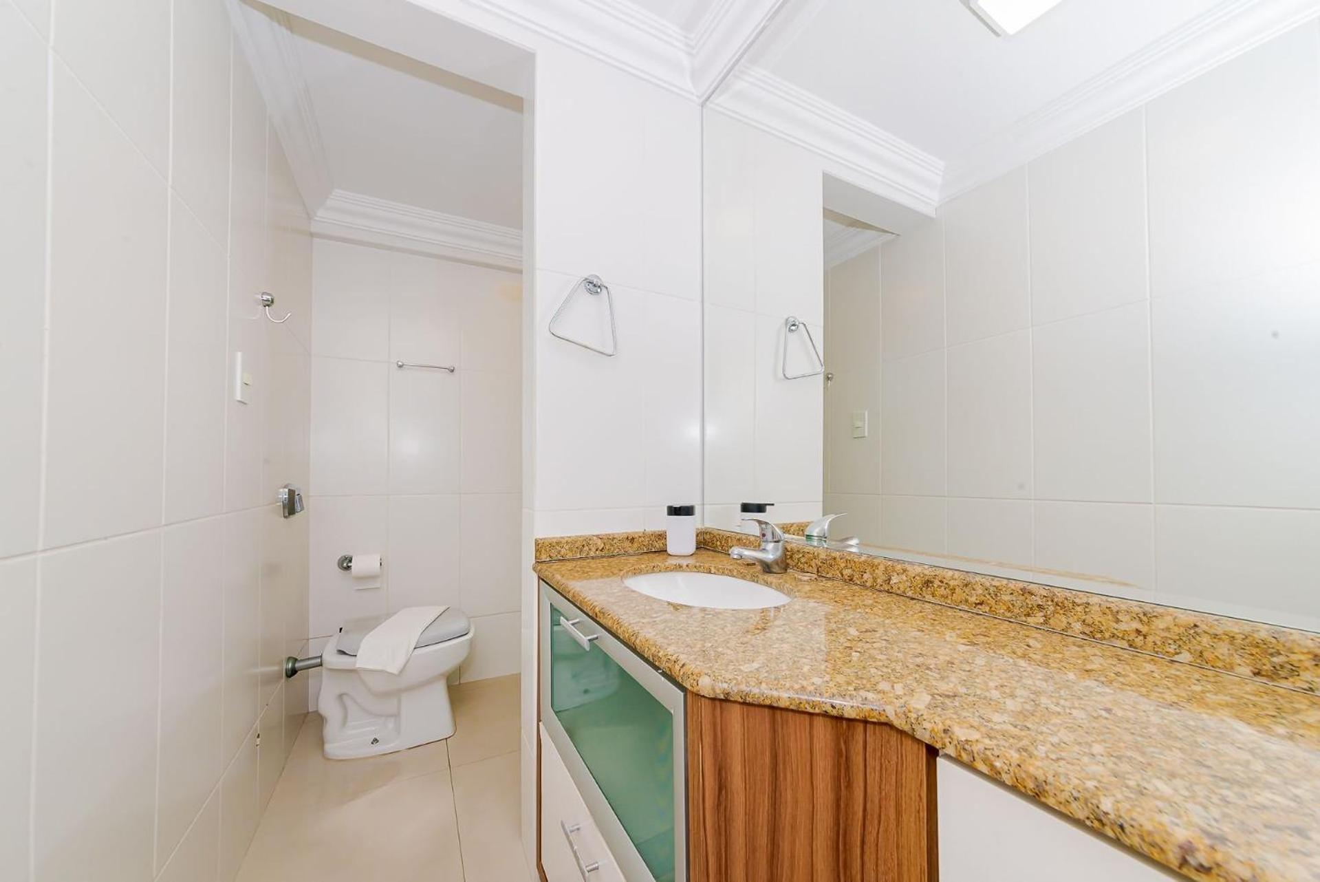 Apto Amplo 1Suite Mais 2Quartos - Quadra Mar 50M Da Praia - Somente Familiares Balneário Camboriú Exterior foto