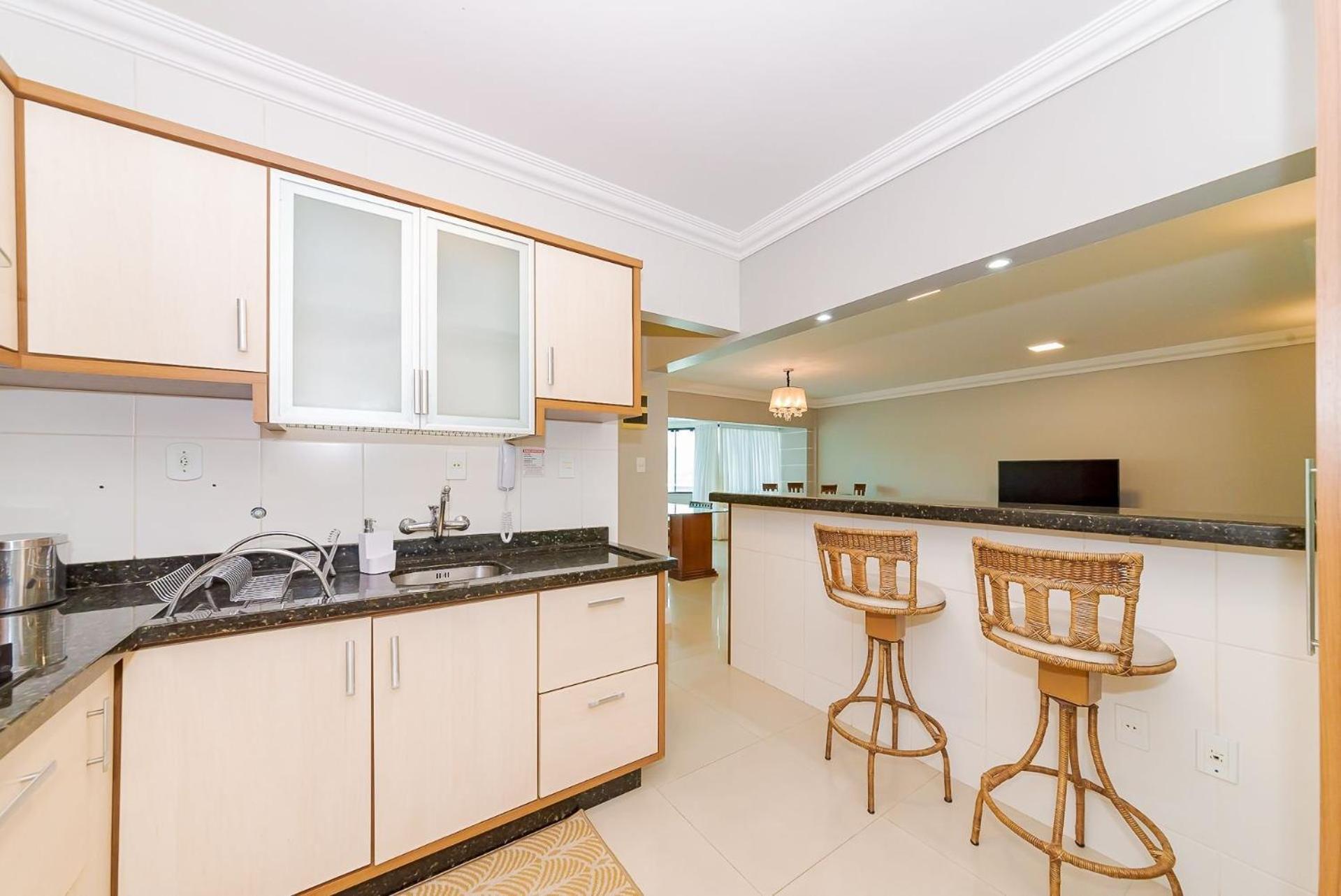 Apto Amplo 1Suite Mais 2Quartos - Quadra Mar 50M Da Praia - Somente Familiares Balneário Camboriú Exterior foto